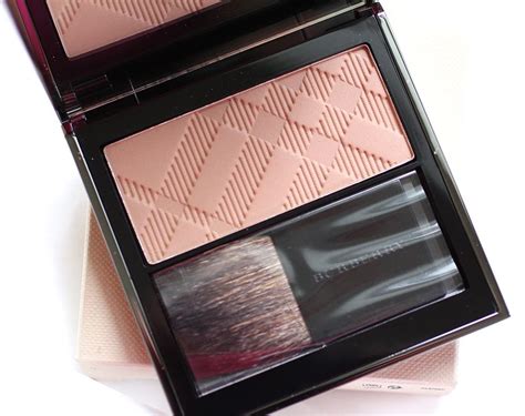 Light Glow – Earthy Blush No.07 in Earthy Blush 07 